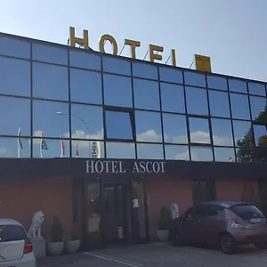 Отель Ascot Бинаско
